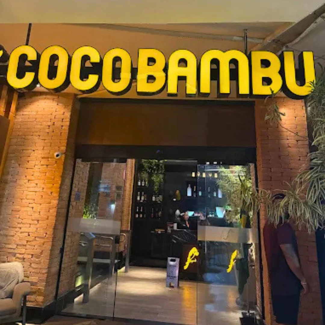 Detalhes do espaço do evento no Coco Bambu